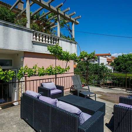 Apartament Oliva Vrbnik Zewnętrze zdjęcie