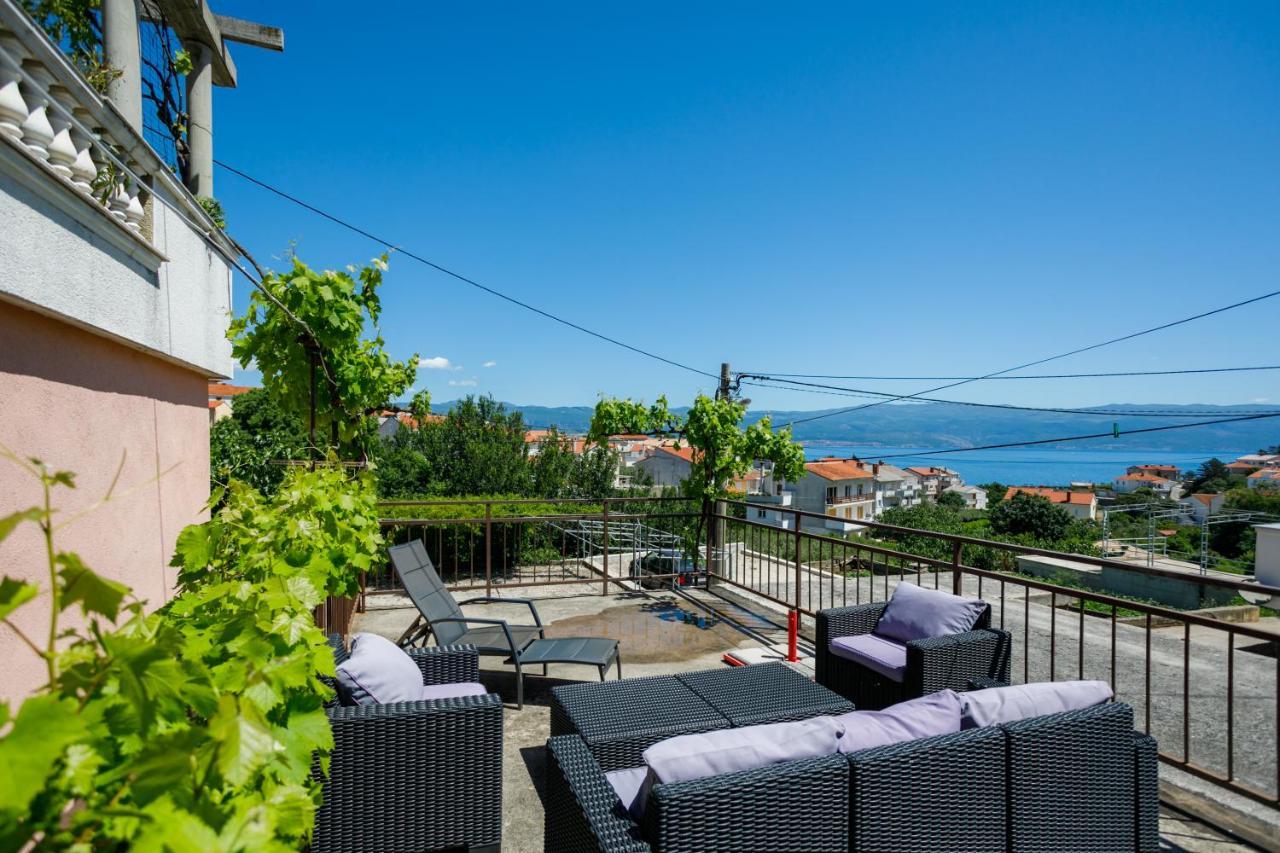 Apartament Oliva Vrbnik Zewnętrze zdjęcie