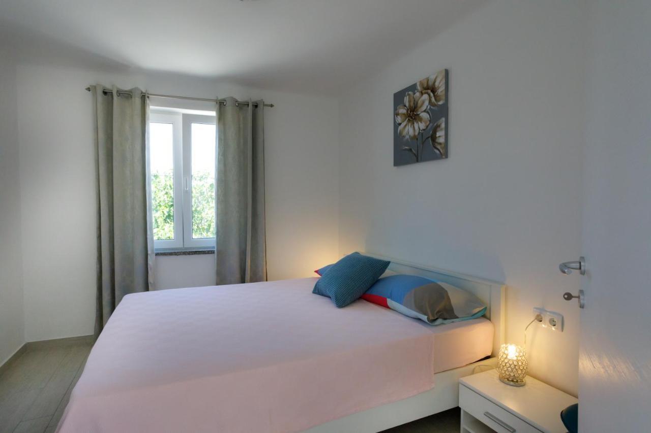 Apartament Oliva Vrbnik Zewnętrze zdjęcie
