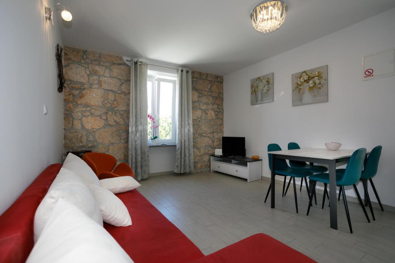 Apartament Oliva Vrbnik Zewnętrze zdjęcie