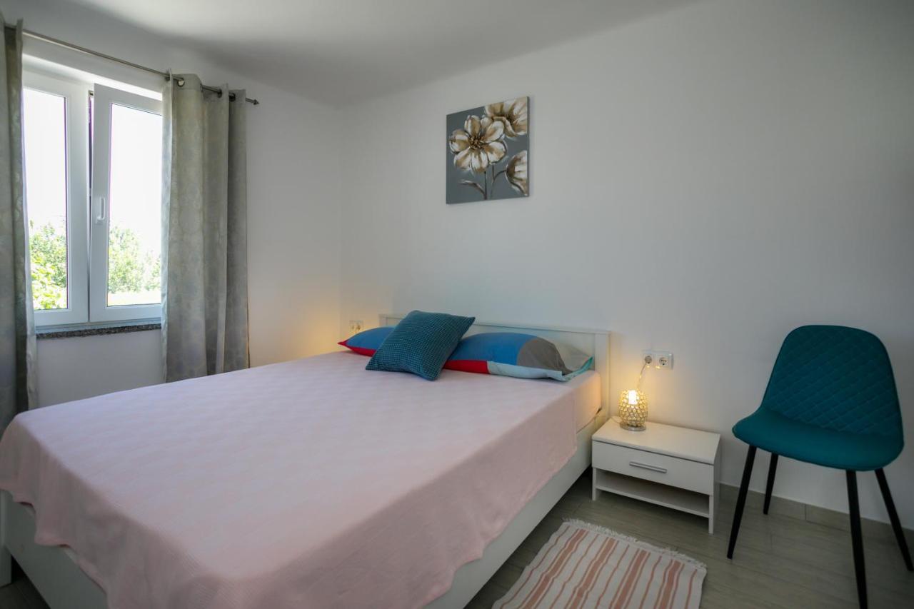 Apartament Oliva Vrbnik Zewnętrze zdjęcie