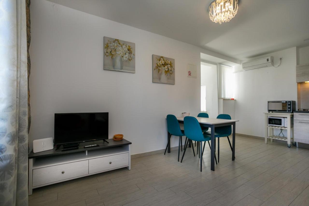 Apartament Oliva Vrbnik Zewnętrze zdjęcie