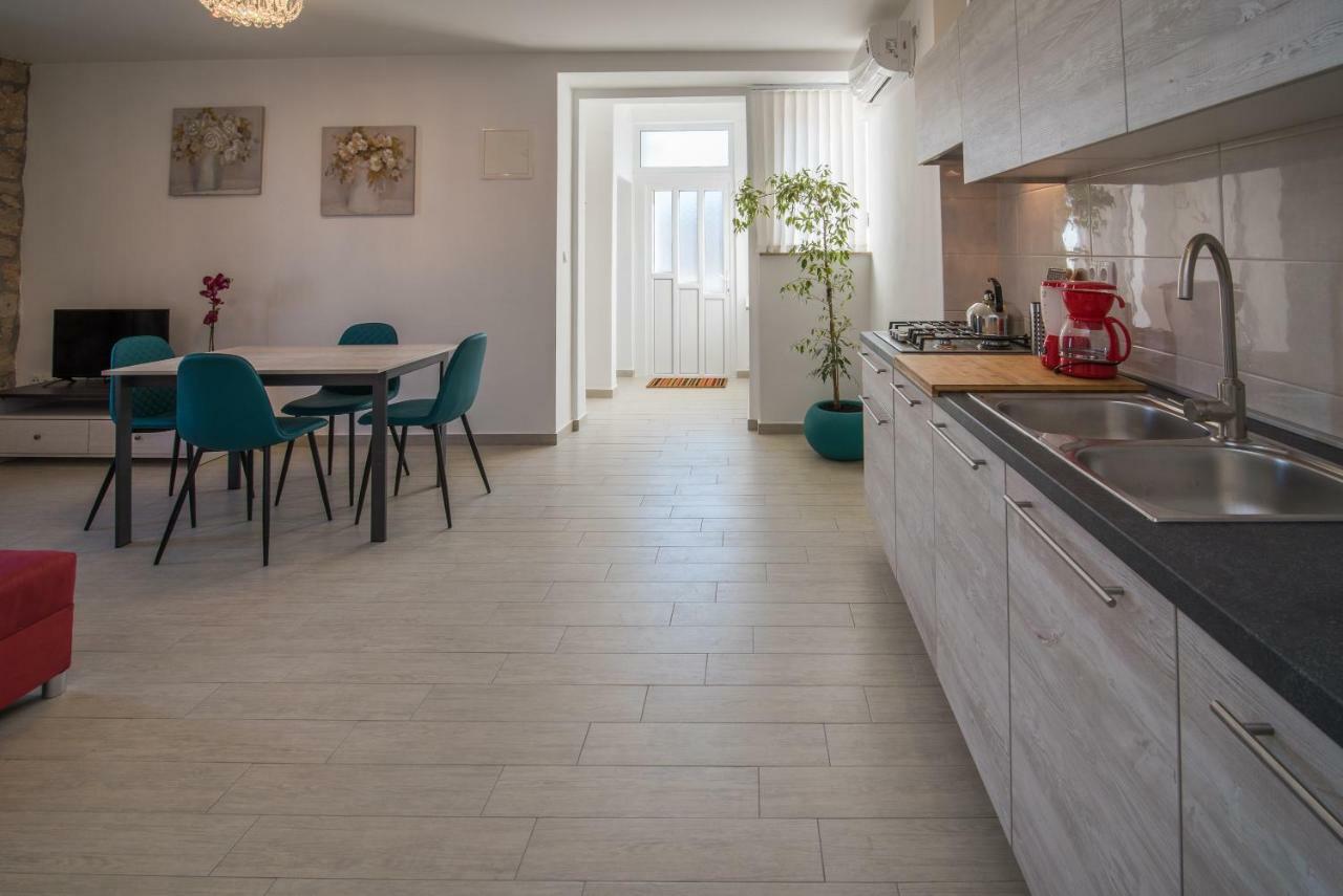 Apartament Oliva Vrbnik Zewnętrze zdjęcie