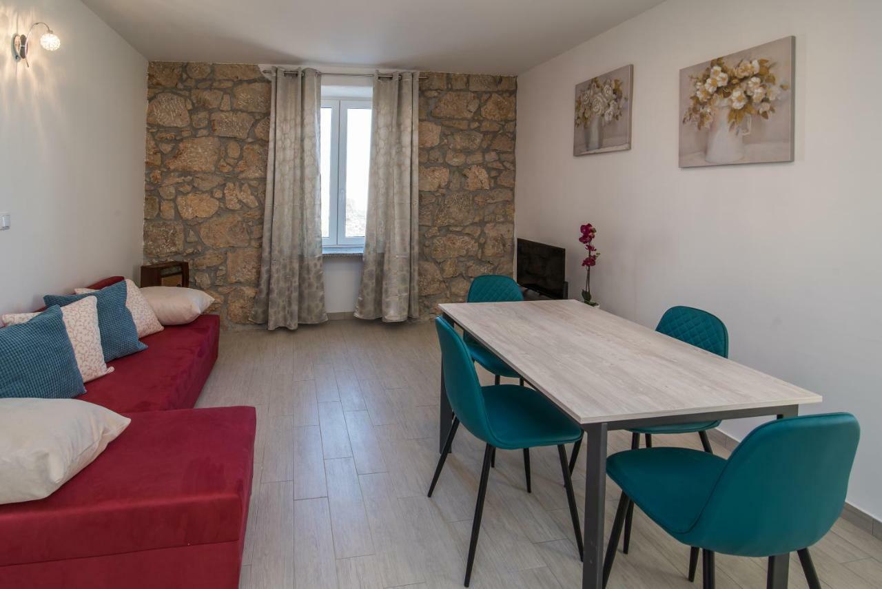 Apartament Oliva Vrbnik Zewnętrze zdjęcie